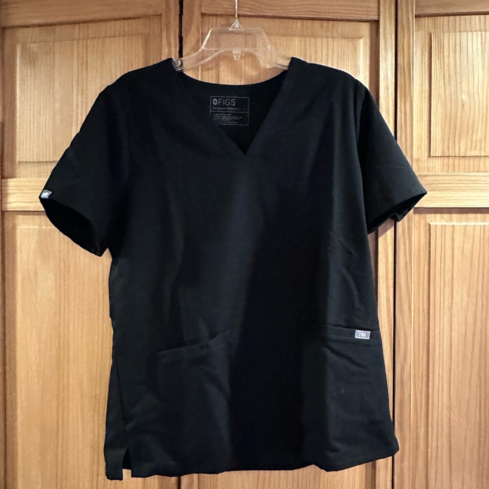 Figs Casma Three Pocket Scrub Top Black